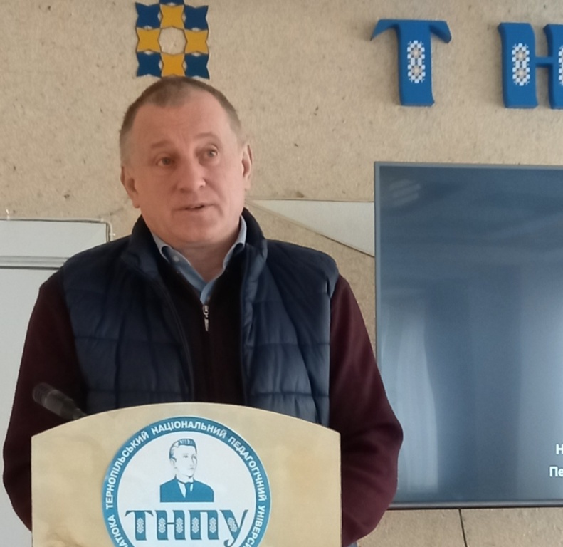 Доповідає Андрій Огнистий